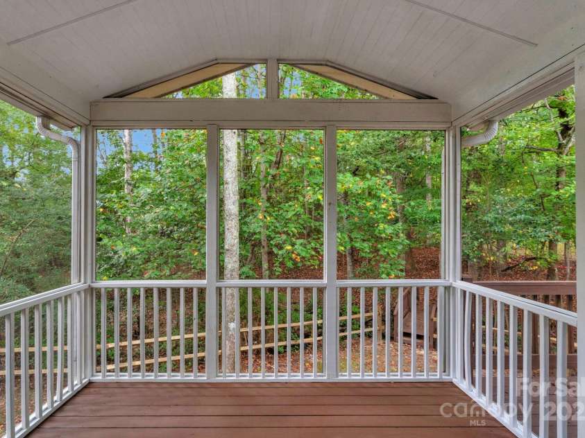 3109 Savannah Hills Drive, Matthews, NC 28105.  MLS# CAR4311056, YatesRealty ID 14925. 