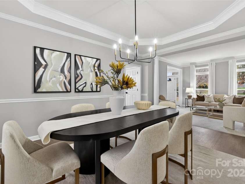 3109 Savannah Hills Drive, Matthews, NC 28105.  MLS# CAR4311056, YatesRealty ID 14925. Dining
