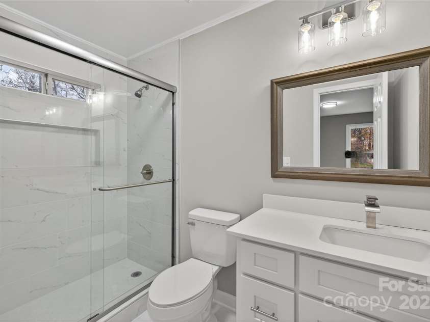 3109 Savannah Hills Drive, Matthews, NC 28105.  MLS# CAR4311056, YatesRealty ID 14925. Ensuite Bath 4 bedroom