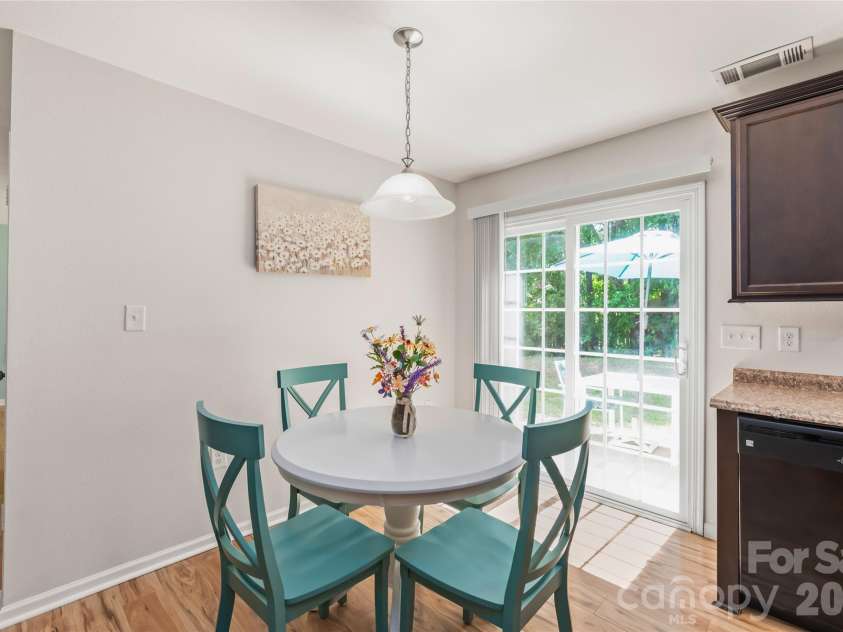 4166 Cordell Court, Midland, NC 28107.  MLS# CAR4373907, YatesRealty ID 14926. Breakfast Area