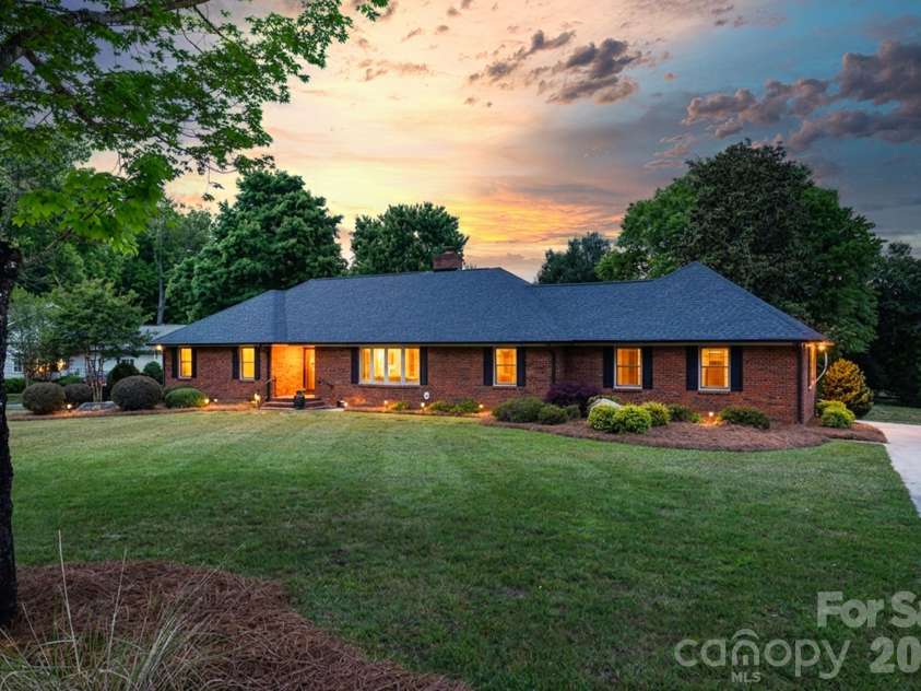 1711 Cricket Run, York, SC 29745.  MLS# CAR4373587, YatesRealty ID 14927. 
