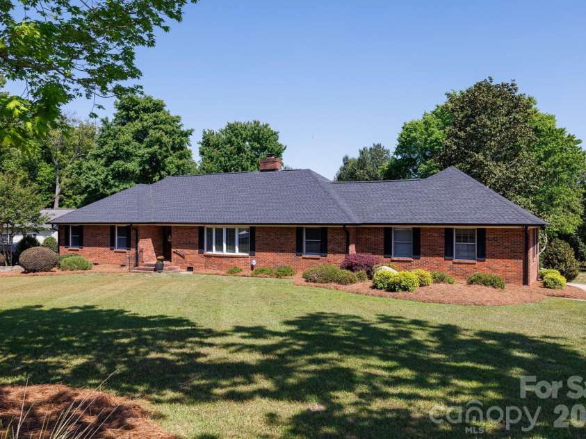 1711 Cricket Run, York, SC 29745.  MLS# CAR4373587, YatesRealty ID 14927. 