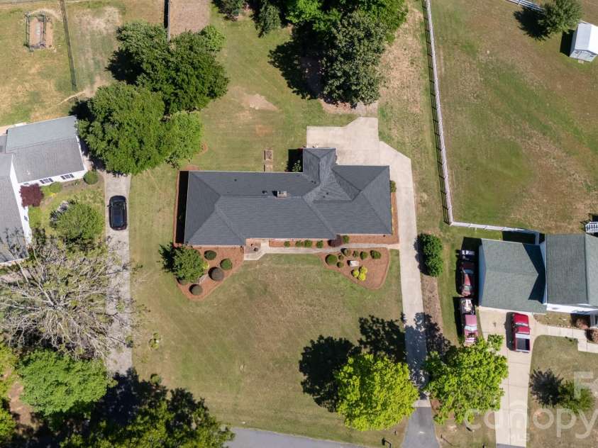 1711 Cricket Run, York, SC 29745.  MLS# CAR4373587, YatesRealty ID 14927. 