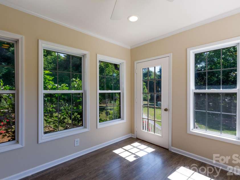 1711 Cricket Run, York, SC 29745.  MLS# CAR4373587, YatesRealty ID 14927. Enclosed Porch Flex Space