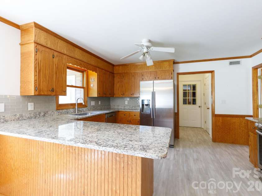 1711 Cricket Run, York, SC 29745.  MLS# CAR4373587, YatesRealty ID 14927. Kitchen