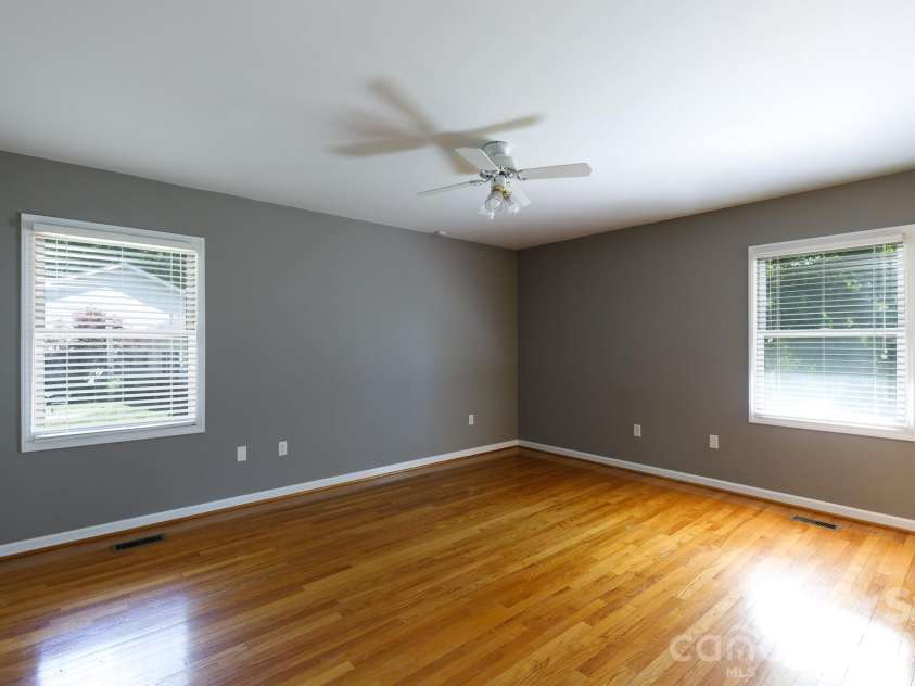 1711 Cricket Run, York, SC 29745.  MLS# CAR4373587, YatesRealty ID 14927. Primary Bedroom