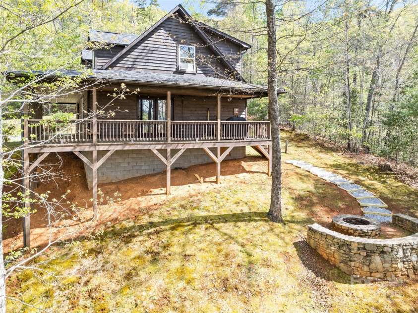 374 Rio Bravo Drive, Sylva, NC 28779.  MLS# CAR4252761, YatesRealty ID 14927. 