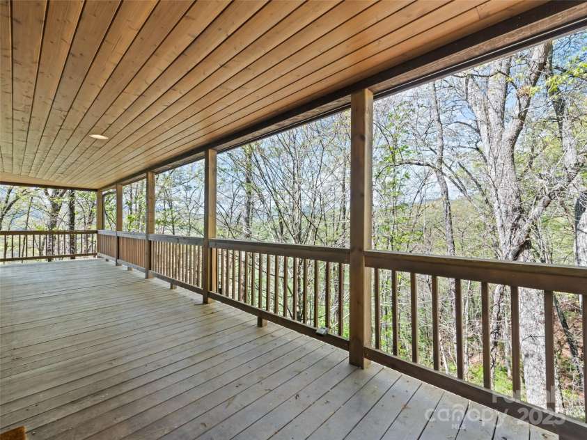 374 Rio Bravo Drive, Sylva, NC 28779.  MLS# CAR4252761, YatesRealty ID 14927. 