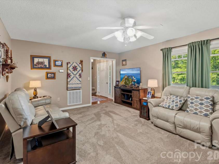 295 Cobblestone Drive, Marion, NC 28752.  MLS# CAR4373094, YatesRealty ID 14928. 