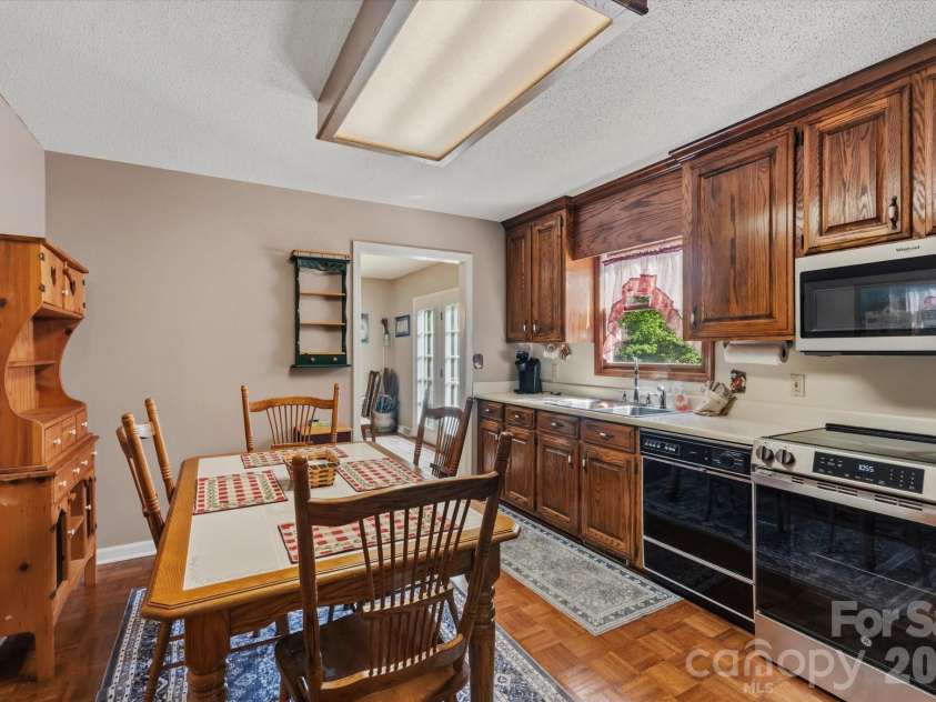 295 Cobblestone Drive, Marion, NC 28752.  MLS# CAR4373094, YatesRealty ID 14928. 
