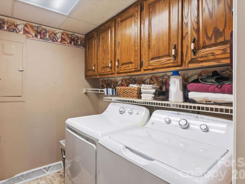 295 Cobblestone Drive, Marion, NC 28752.  MLS# CAR4373094, YatesRealty ID 14928. 