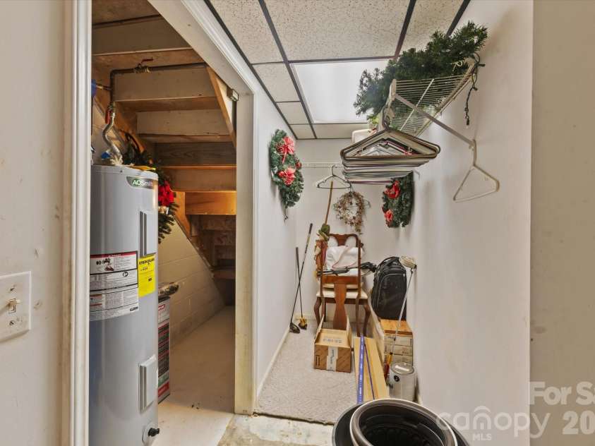 295 Cobblestone Drive, Marion, NC 28752.  MLS# CAR4373094, YatesRealty ID 14928. 