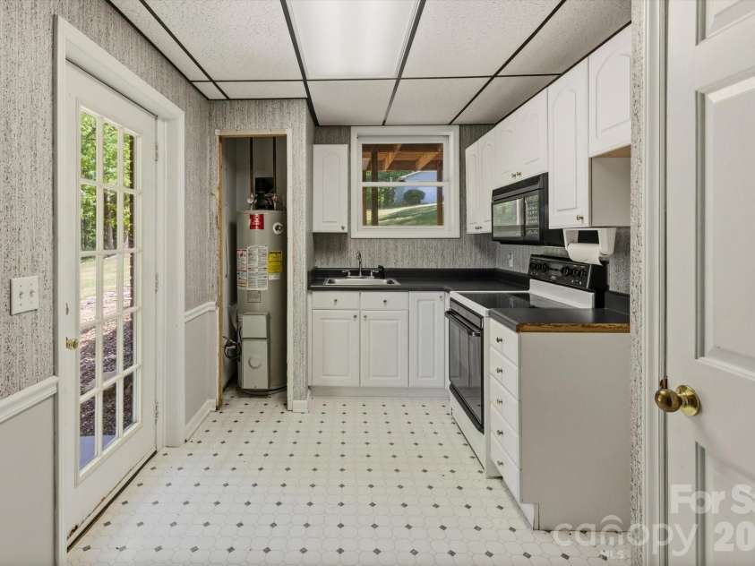 295 Cobblestone Drive, Marion, NC 28752.  MLS# CAR4373094, YatesRealty ID 14928. 