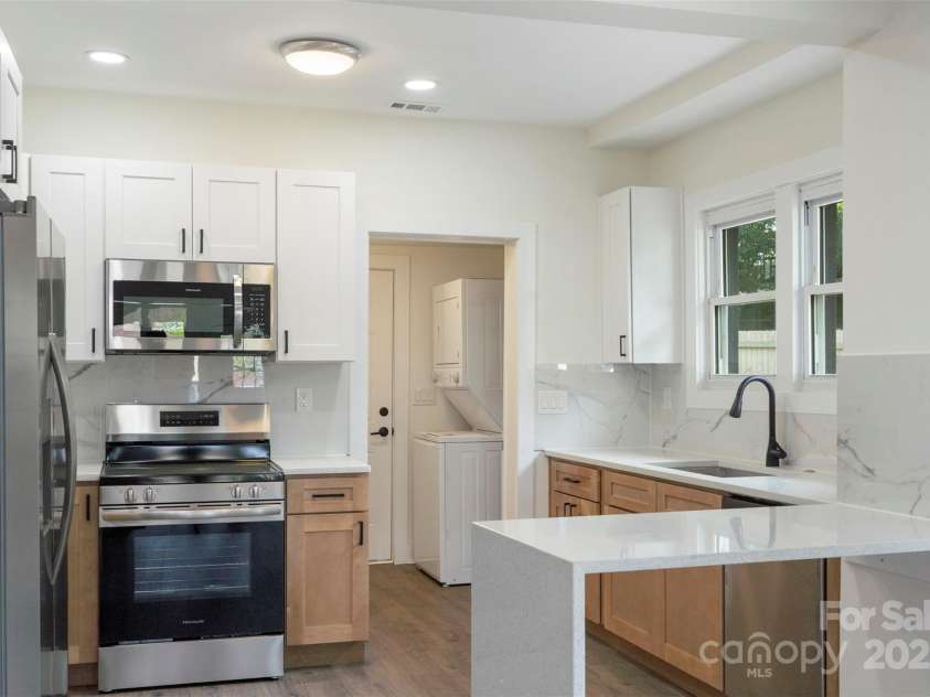 418 Link Street, Fort Mill, SC 29715.  MLS# CAR4259175, YatesRealty ID 14928. 