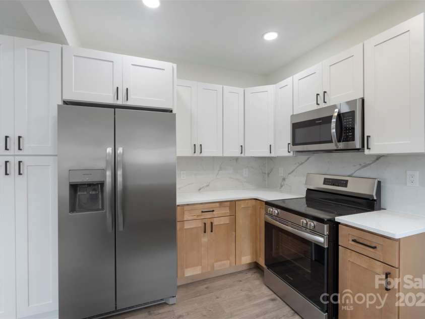 418 Link Street, Fort Mill, SC 29715.  MLS# CAR4259175, YatesRealty ID 14928. 