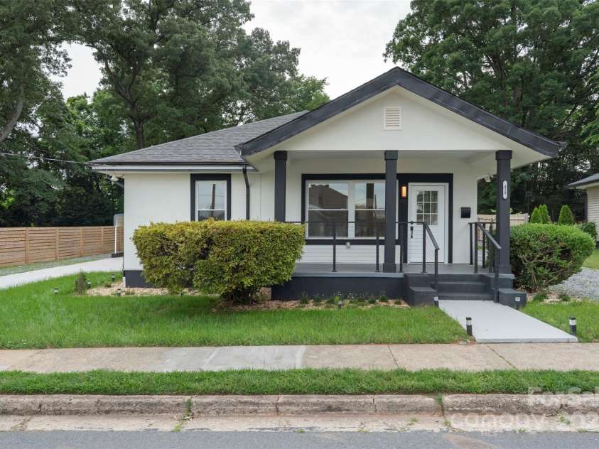 418 Link Street, Fort Mill, SC 29715.  MLS# CAR4259175, YatesRealty ID 14928. 
