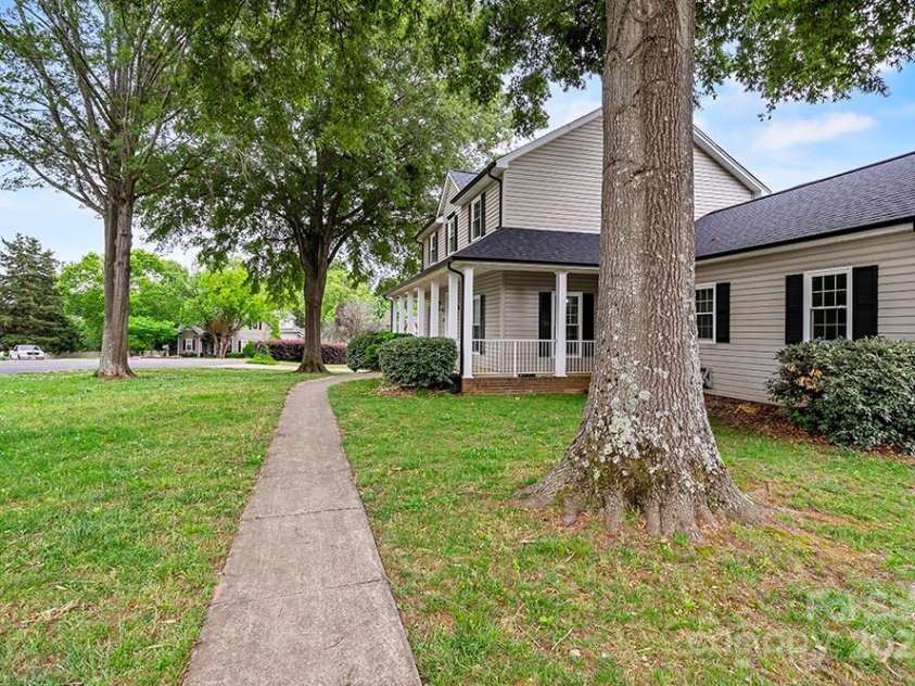 188 Turnberry Lane, Mooresville, NC 28117.  MLS# CAR4255890, YatesRealty ID 14929. 