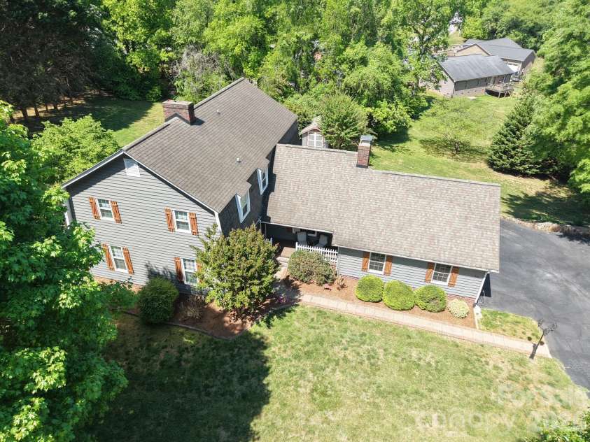 204 Brentwood Drive, Maiden, NC 28650.  MLS# CAR4373069, YatesRealty ID 14929. 