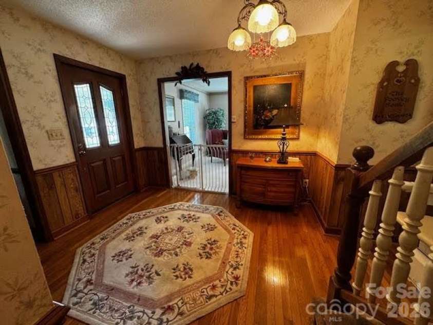 204 Brentwood Drive, Maiden, NC 28650.  MLS# CAR4373069, YatesRealty ID 14929. 