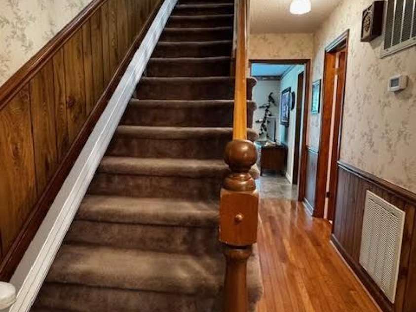 204 Brentwood Drive, Maiden, NC 28650.  MLS# CAR4373069, YatesRealty ID 14929. 