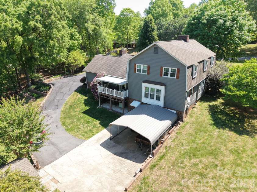 204 Brentwood Drive, Maiden, NC 28650.  MLS# CAR4373069, YatesRealty ID 14929. 