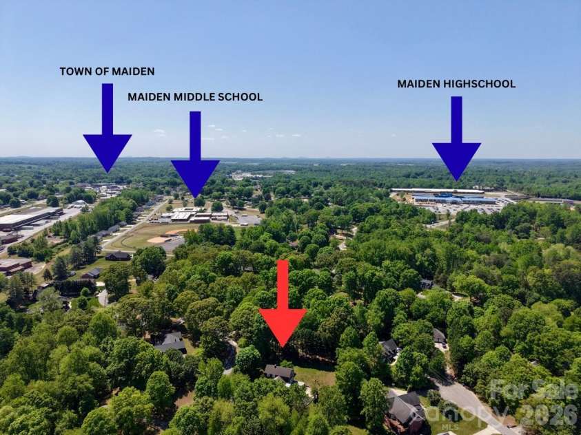 204 Brentwood Drive, Maiden, NC 28650.  MLS# CAR4373069, YatesRealty ID 14929. 
