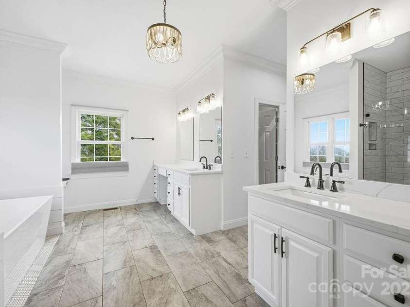 38 Sweetwater Oaks Drive, Fletcher, NC 28732.  MLS# CAR4331629, YatesRealty ID 1493. Primary bathroom