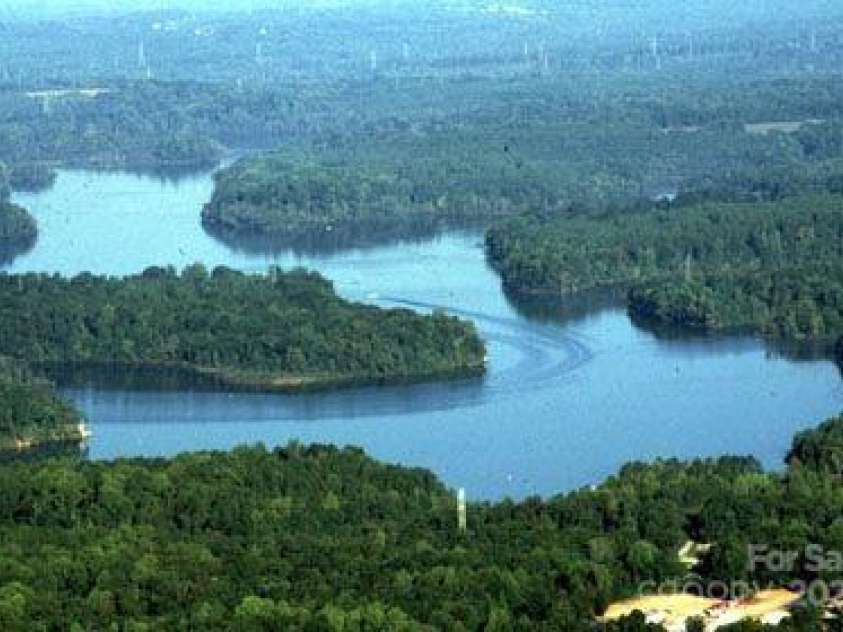 1610 Ford Street, Charlotte, NC 28216.  MLS# CAR4257993, YatesRealty ID 14930. And Mountain Island Lake ...