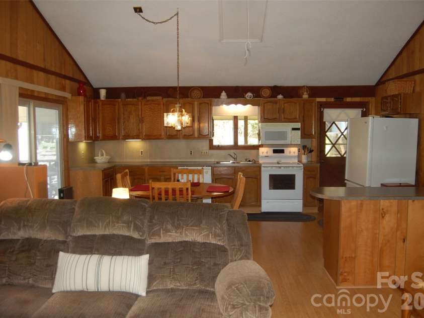 61 Dew Drop Loop, Newland, NC 28657.  MLS# CAR4374054, YatesRealty ID 14930. 