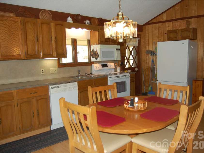 61 Dew Drop Loop, Newland, NC 28657.  MLS# CAR4374054, YatesRealty ID 14930. 