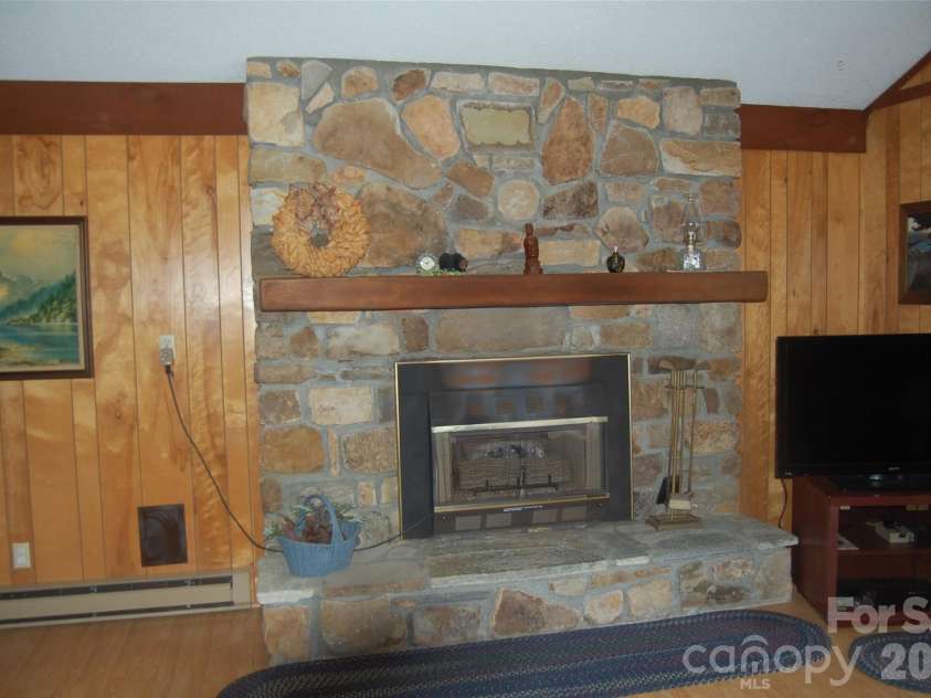 61 Dew Drop Loop, Newland, NC 28657.  MLS# CAR4374054, YatesRealty ID 14930. 