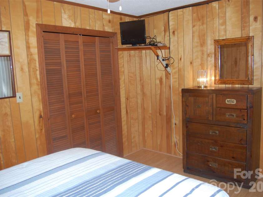 61 Dew Drop Loop, Newland, NC 28657.  MLS# CAR4374054, YatesRealty ID 14930. 