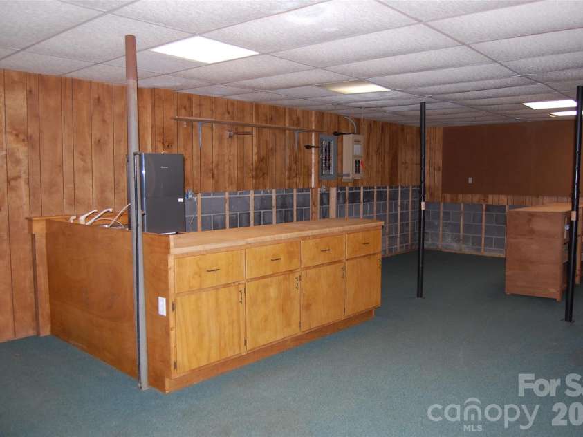 61 Dew Drop Loop, Newland, NC 28657.  MLS# CAR4374054, YatesRealty ID 14930. 