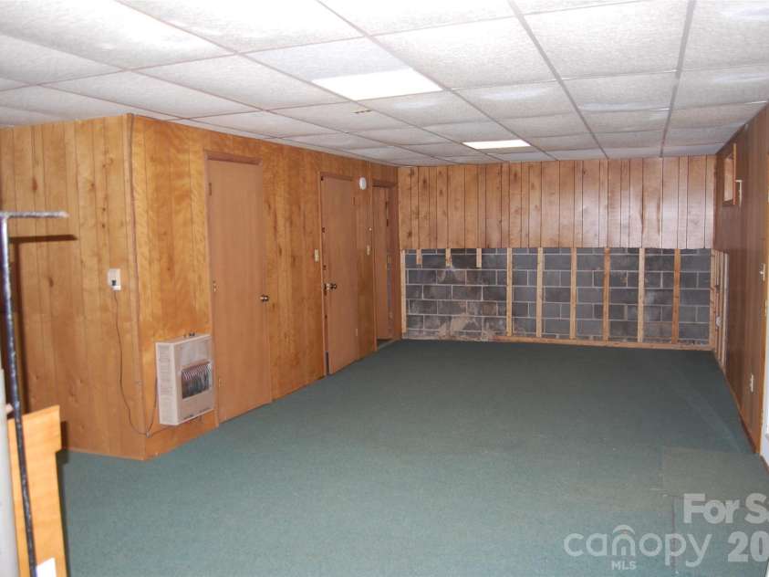 61 Dew Drop Loop, Newland, NC 28657.  MLS# CAR4374054, YatesRealty ID 14930. 