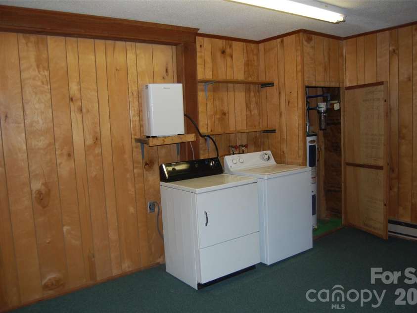 61 Dew Drop Loop, Newland, NC 28657.  MLS# CAR4374054, YatesRealty ID 14930. 