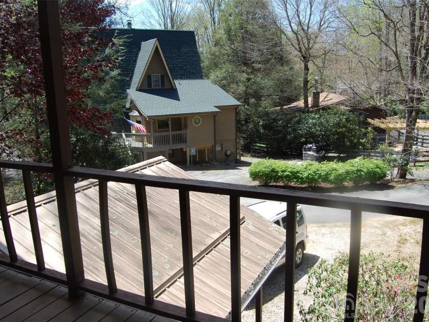 61 Dew Drop Loop, Newland, NC 28657.  MLS# CAR4374054, YatesRealty ID 14930. 