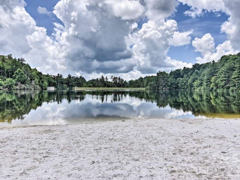61 Dew Drop Loop, Newland, NC 28657.  MLS# CAR4374054, YatesRealty ID 14930. 