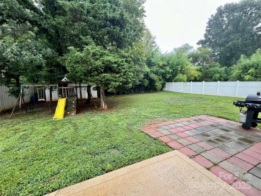 13241 Woodland Farm Drive, Charlotte, NC 28215.  MLS# CAR4254671, YatesRealty ID 14932. 