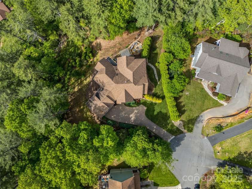 20 Angler Trail, Asheville, NC 28803.  MLS# CAR4258628, YatesRealty ID 14933. 