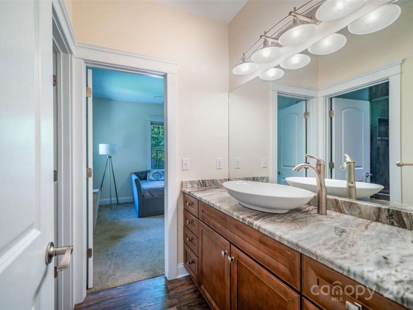 20 Angler Trail, Asheville, NC 28803.  MLS# CAR4258628, YatesRealty ID 14933. 