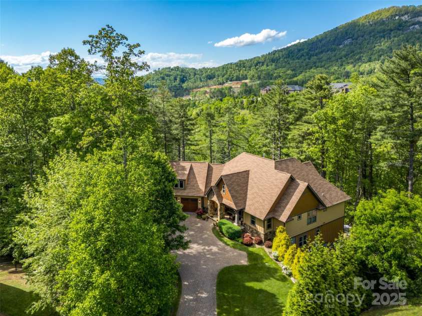 20 Angler Trail, Asheville, NC 28803.  MLS# CAR4258628, YatesRealty ID 14933. 