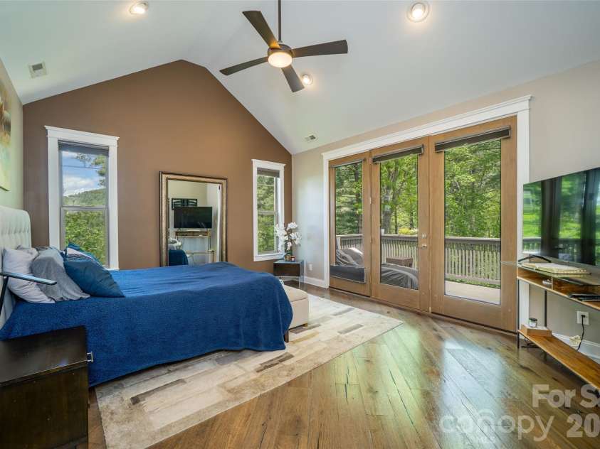 20 Angler Trail, Asheville, NC 28803.  MLS# CAR4258628, YatesRealty ID 14933. Primary bedroom on main