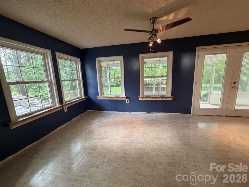 1044 Meadowbrook Lane, Newton, NC 28658.  MLS# CAR4374041, YatesRealty ID 14934. 