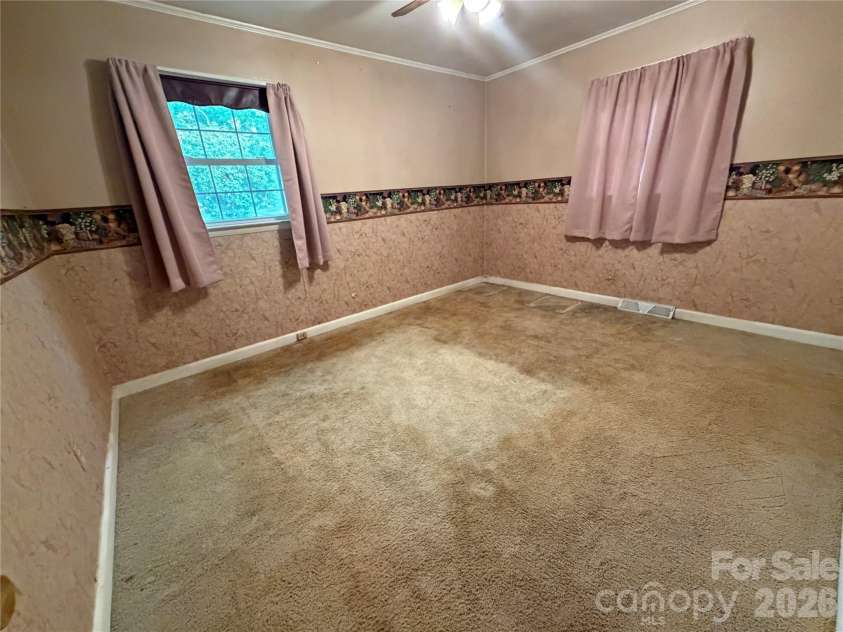 1044 Meadowbrook Lane, Newton, NC 28658.  MLS# CAR4374041, YatesRealty ID 14934. 