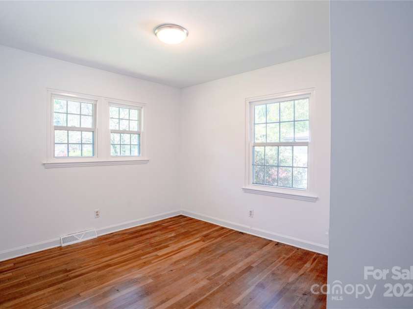 4925 Seacroft Road, Charlotte, NC 28210.  MLS# CAR4245256, YatesRealty ID 14934. BEDROOM 3