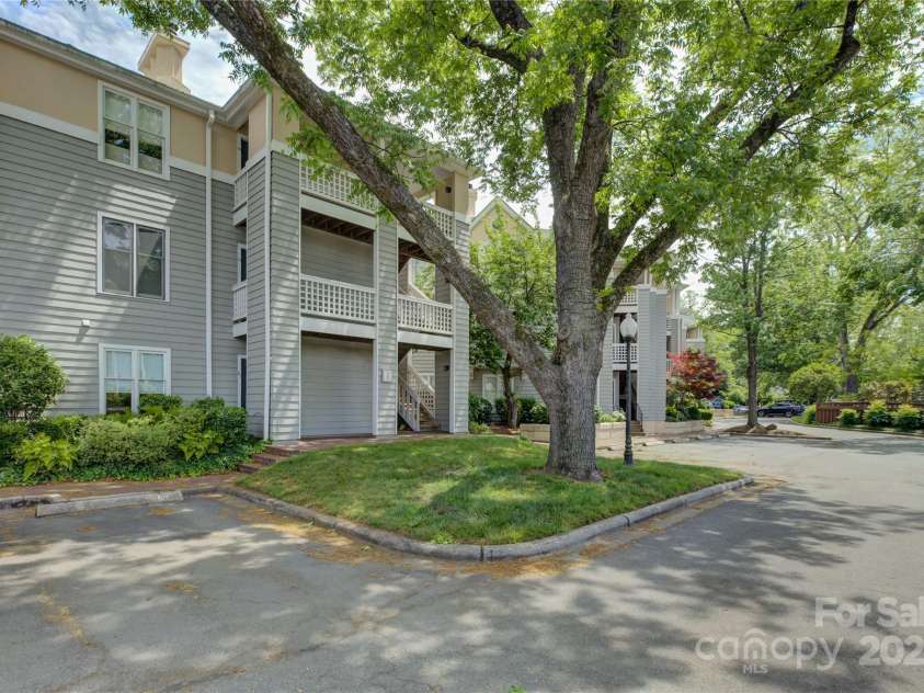 226 Queens Road, Charlotte, NC 28204.  MLS# CAR4261070, YatesRealty ID 14935. 