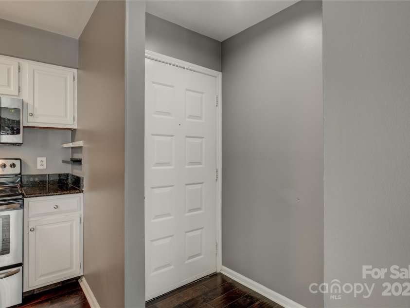 226 Queens Road, Charlotte, NC 28204.  MLS# CAR4261070, YatesRealty ID 14935. 