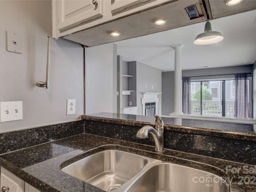 226 Queens Road, Charlotte, NC 28204.  MLS# CAR4261070, YatesRealty ID 14935. 