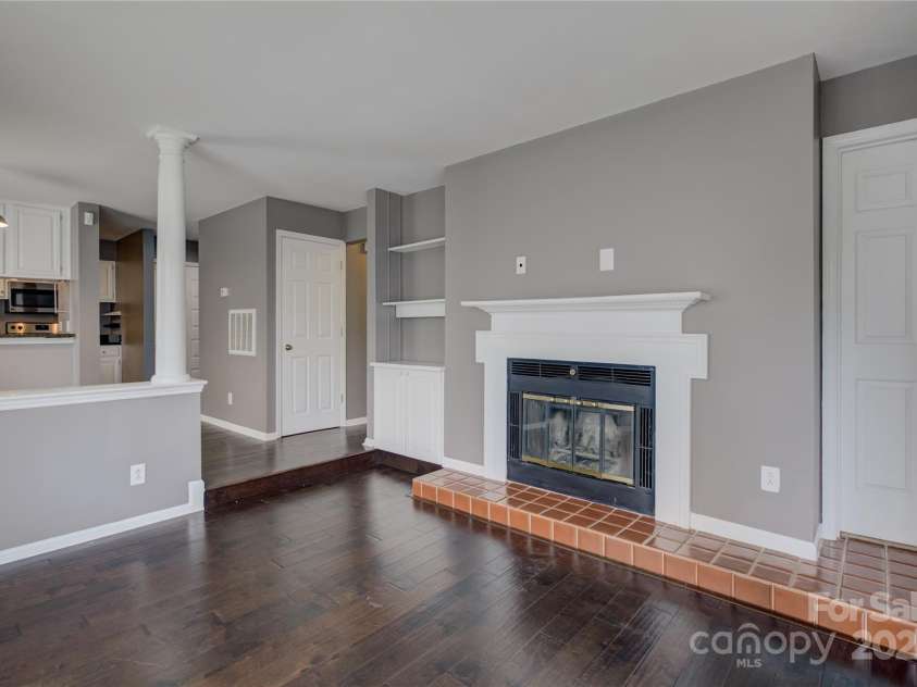 226 Queens Road, Charlotte, NC 28204.  MLS# CAR4261070, YatesRealty ID 14935. 
