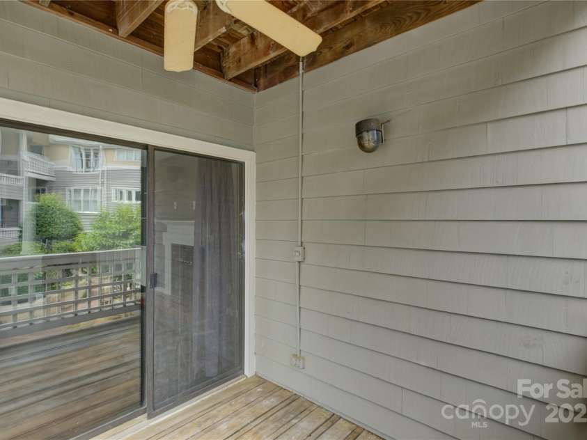 226 Queens Road, Charlotte, NC 28204.  MLS# CAR4261070, YatesRealty ID 14935. 